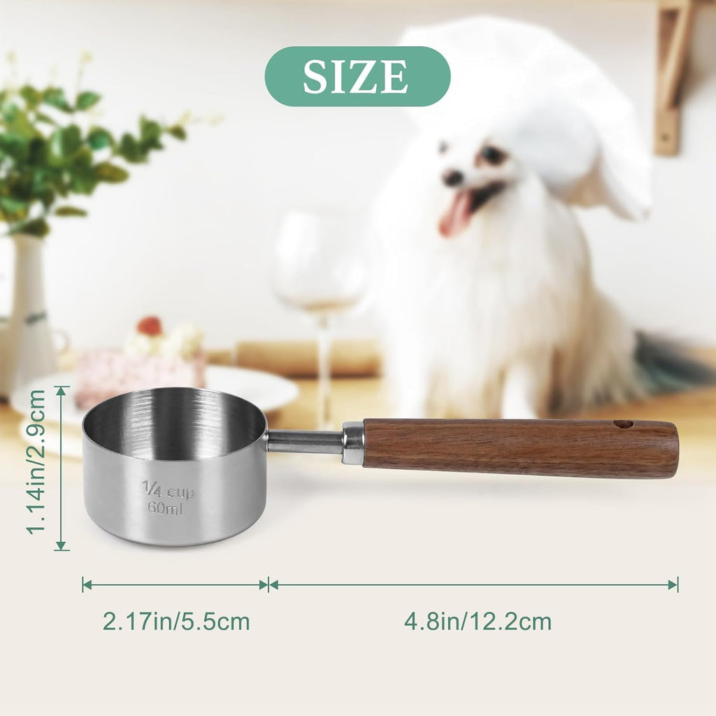 Airtight Pet Food Storage Container 4.2Qt with Lid and Scoop D955750