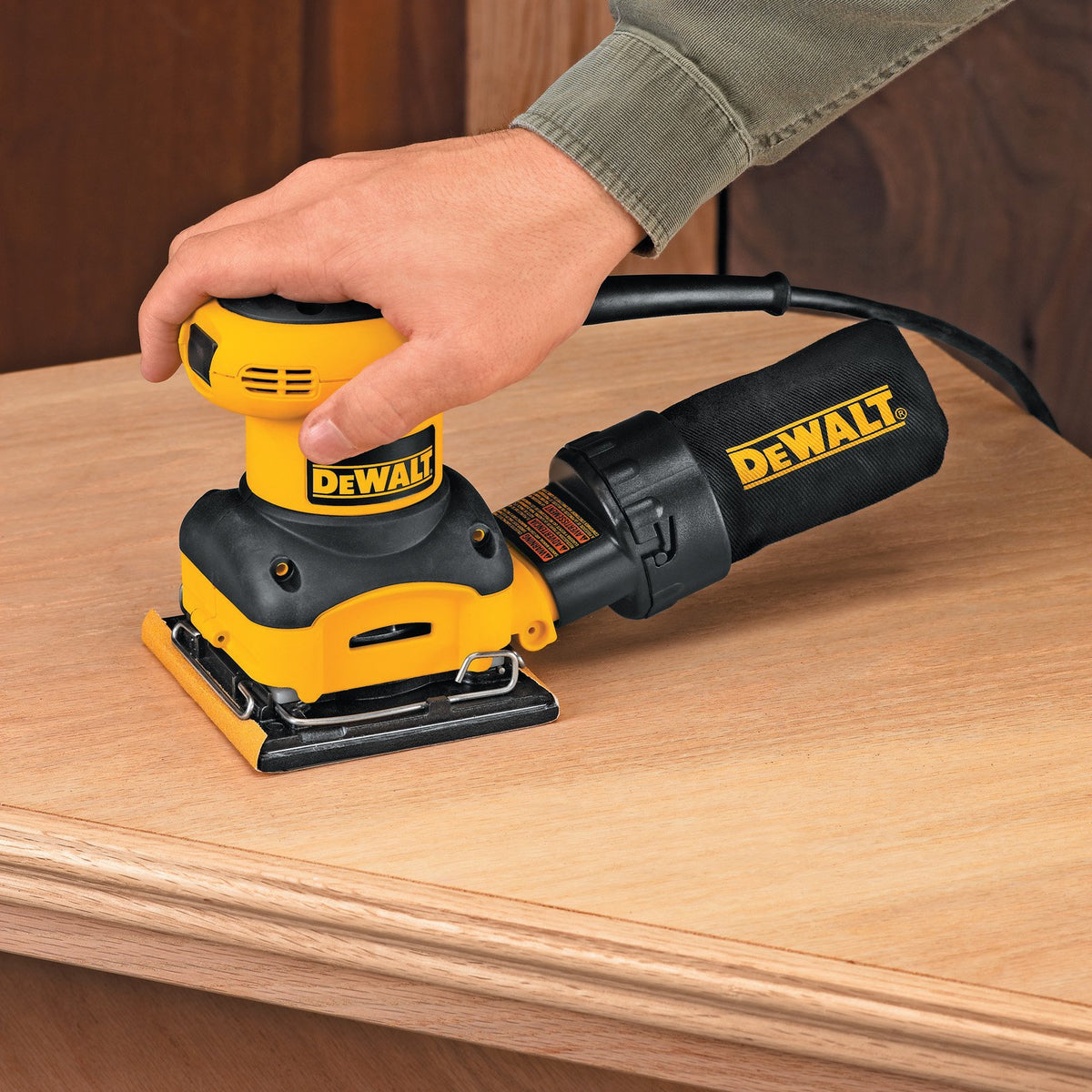 2.4 Amp 1/4 Sheet Palm Grip Sander with Cloth Dust Bag B762