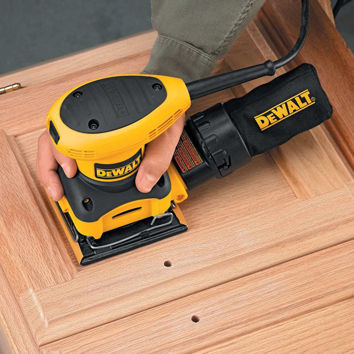 2.4 Amp 1/4 Sheet Palm Grip Sander with Cloth Dust Bag B762
